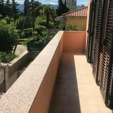 Belle Maison Lägenhet
