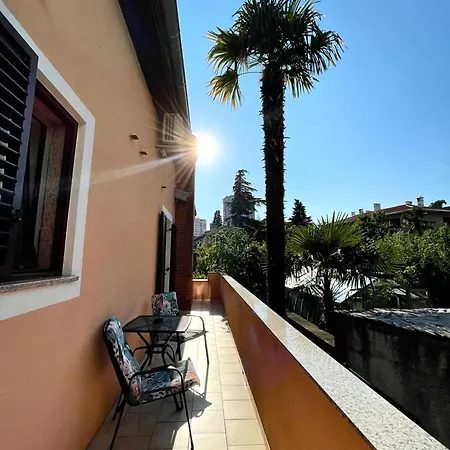 Belle Maison